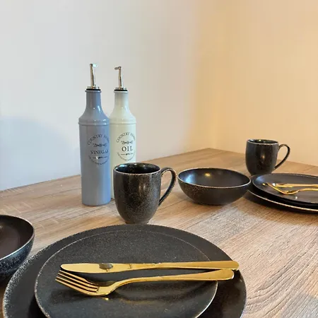 Staedtische Ruheoase Mit Garten & Gratis Parkplatz アパート