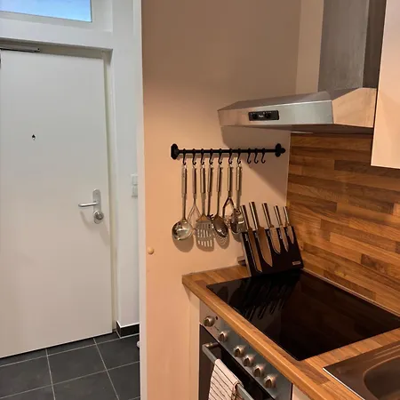 Staedtische Ruheoase Mit Garten & Gratis Parkplatz Appartamento *