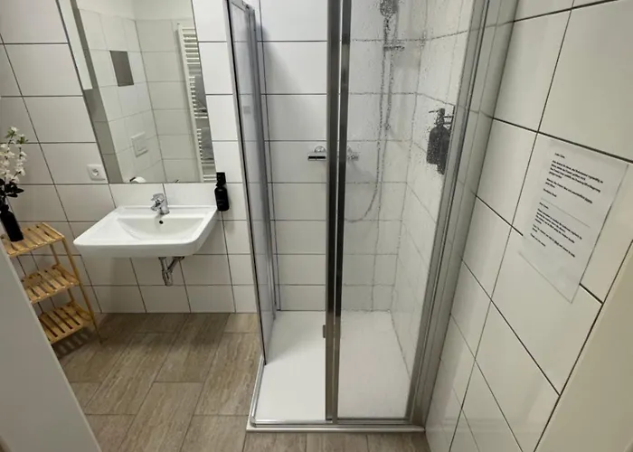 Ruhiges Garten-apartment Mit Gratis Parkplatz شقة غراتس